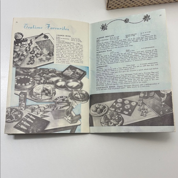 Vintage 1955 Tala cake decorating / icing piping set and booklet - Picture 13 of 15